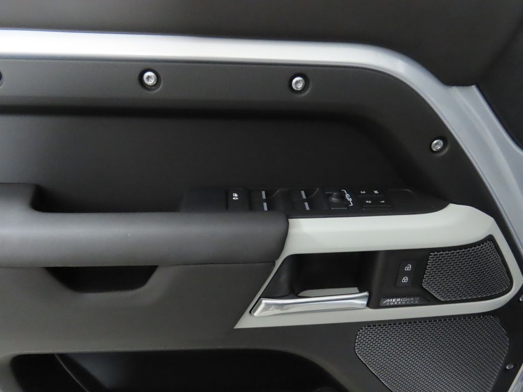 2024 Land Rover Defender 110 24