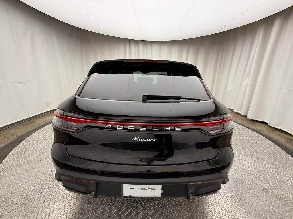 Thumbnail: 2025 Porsche Macan - 9