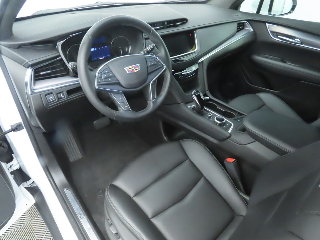 Thumbnail: 2021 Cadillac XT5 - 9