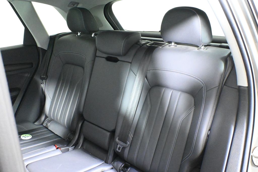 Thumbnail: 2023 Audi Q5 - 4