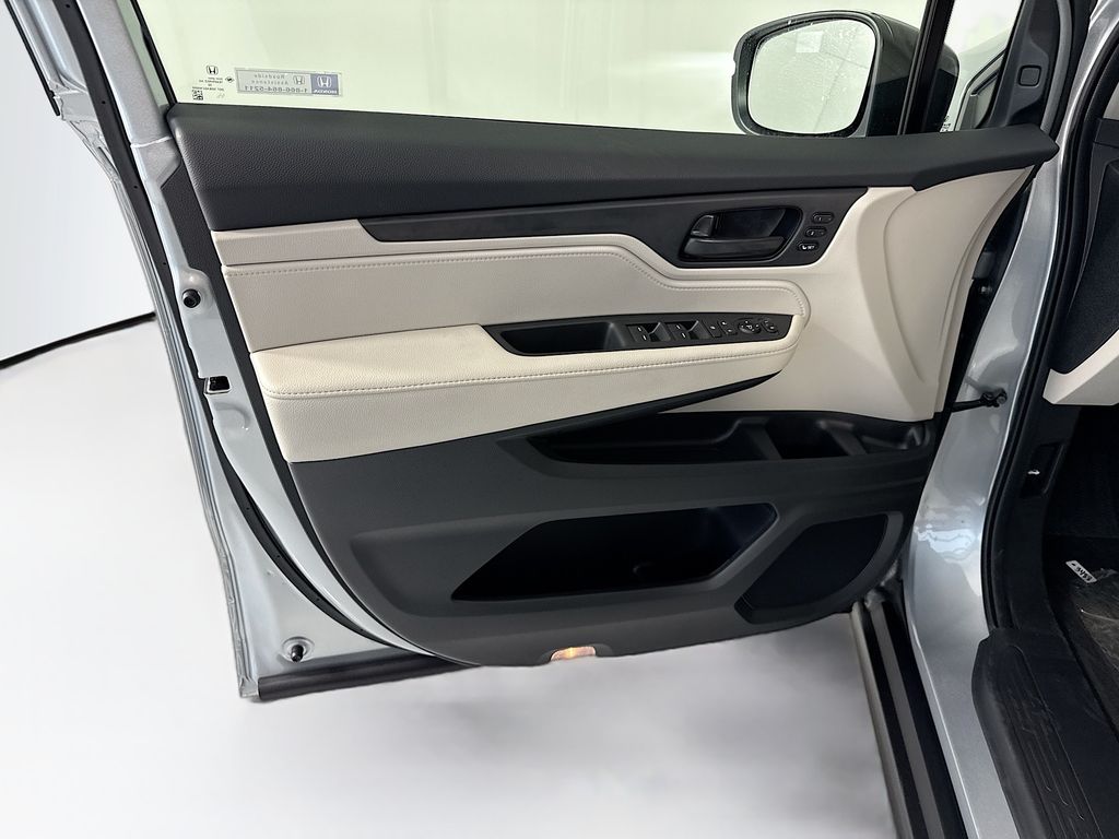 New 2026 Silver Honda EX-L image 25