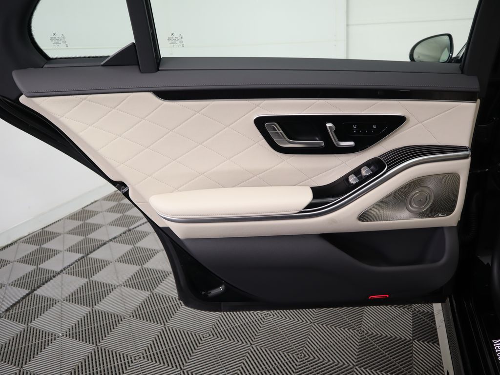 2025 Mercedes-Benz S-Class S 580 28