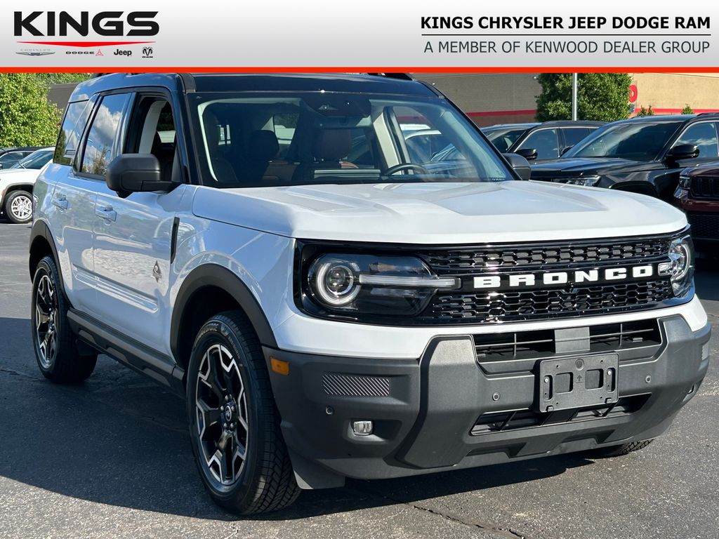 Oxford White 2025 Ford Bronco Sport SUV / Crossover All-Wheel Drive 8-Speed Automatic