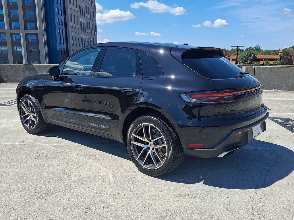 Thumbnail: 2026 Porsche Macan - 3