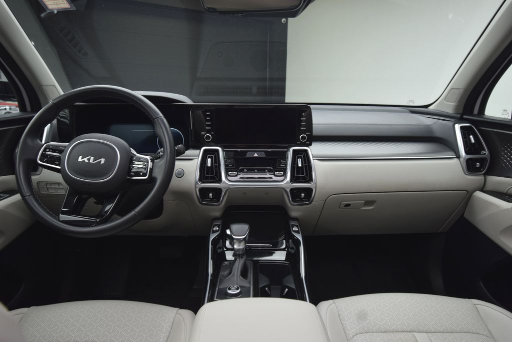 used 2023 Kia Sorento car, priced at $28,500