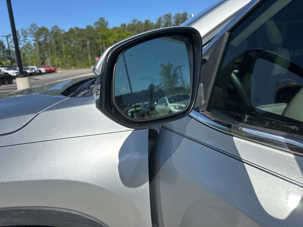 2019 Celestial Silver Metallic Toyota Highlander XLE FWD SUV
