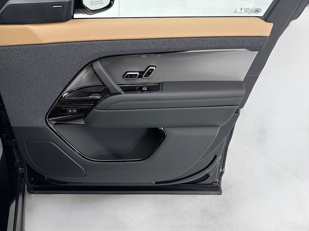 Thumbnail: 2026 Land Rover Range Rover Sport - 24