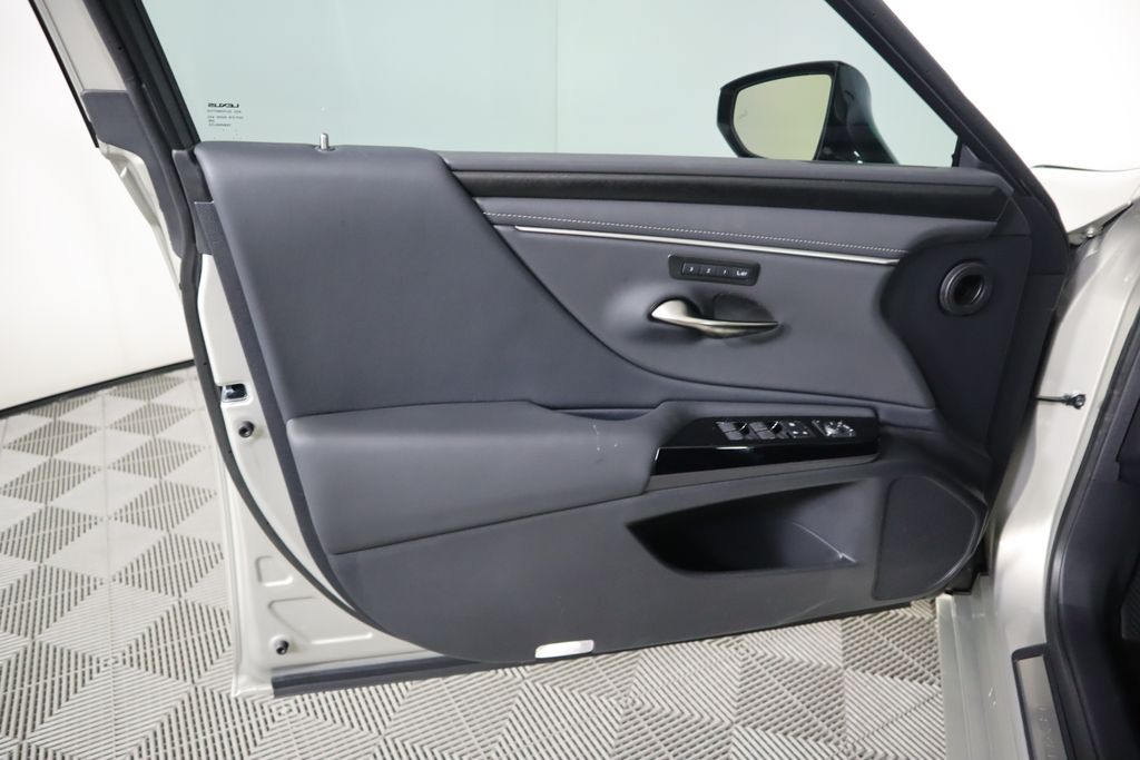2025 Lexus ES Hybrid 300h 25