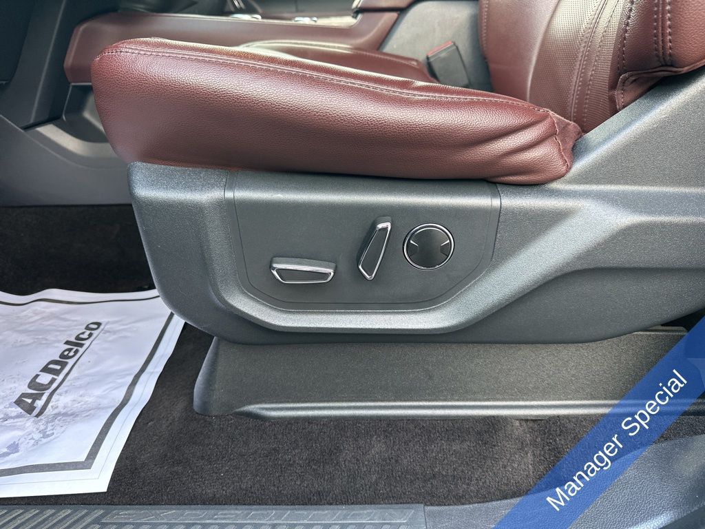 2022 Ford Expedition Max Limited photo