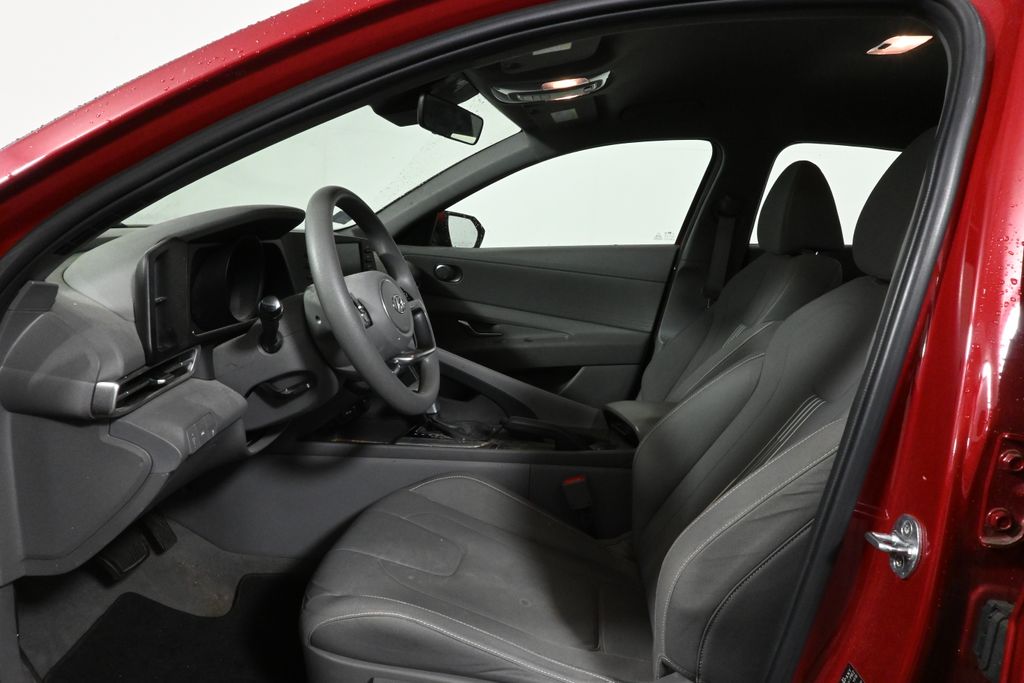 Thumbnail: 2021 Hyundai Elantra - 3