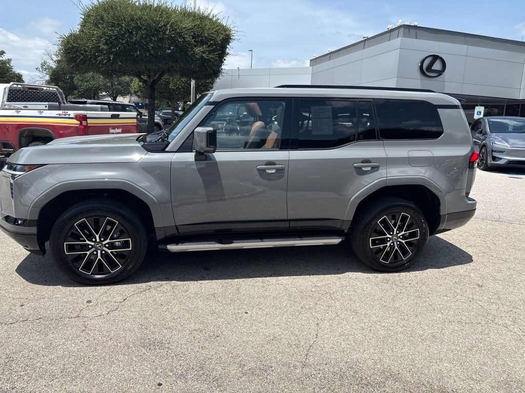 Thumbnail: 2026 Lexus GX - 2