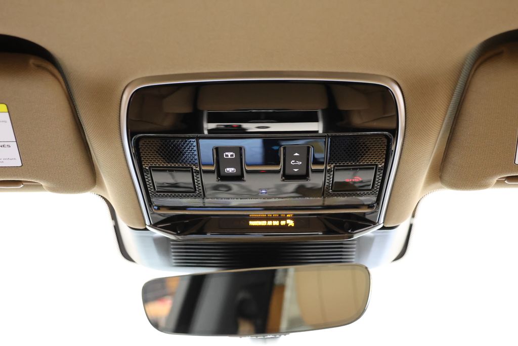 Thumbnail: 2026 Land Rover Range Rover - 14