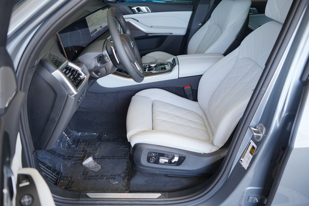 Thumbnail: 2026 BMW X5 - 11