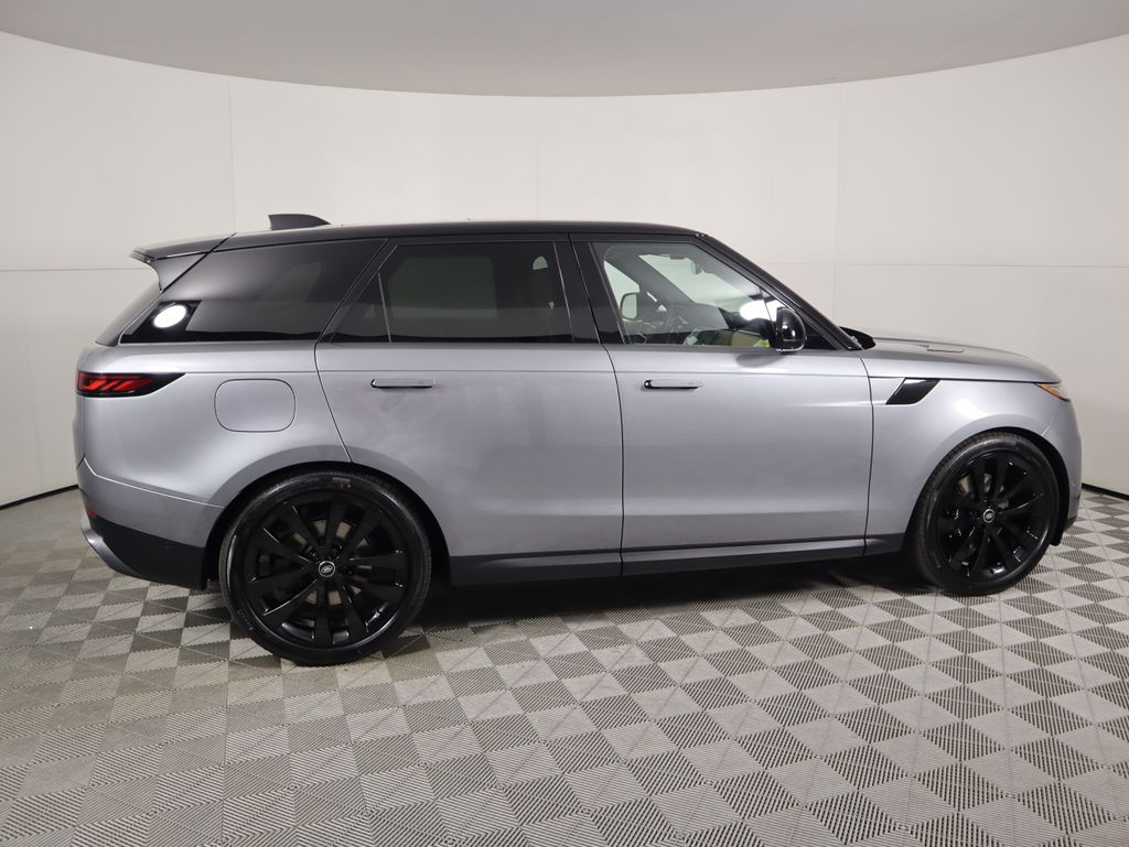 2025 Land Rover Range Rover Sport SE 4
