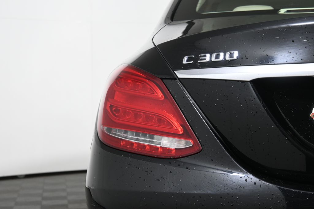 2015 Mercedes-Benz C-Class C 300 12