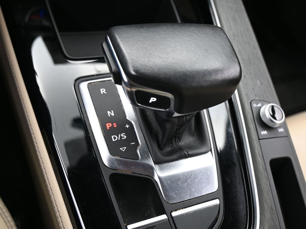 Used 2024 Glacier White Metallic Audi 45 S line Premium Plus image 32