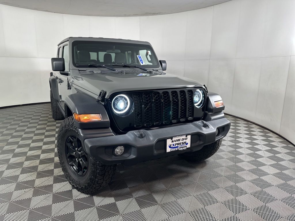 Used 2020 Gray Jeep Sport image 24