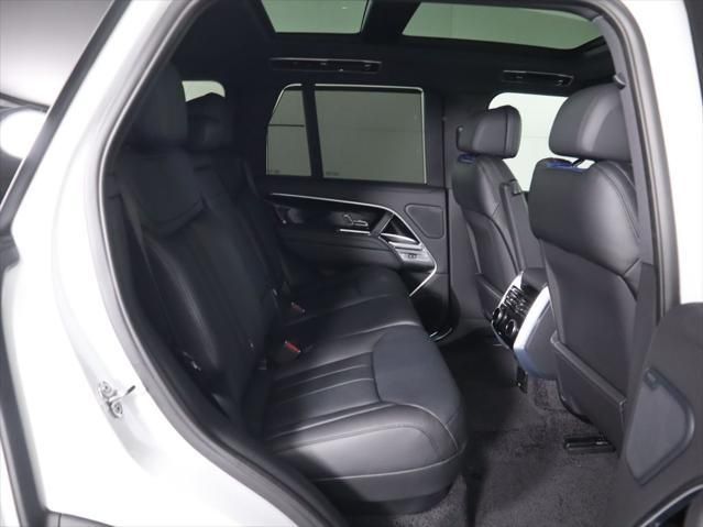 Thumbnail: 2025 Land Rover Range Rover - 24