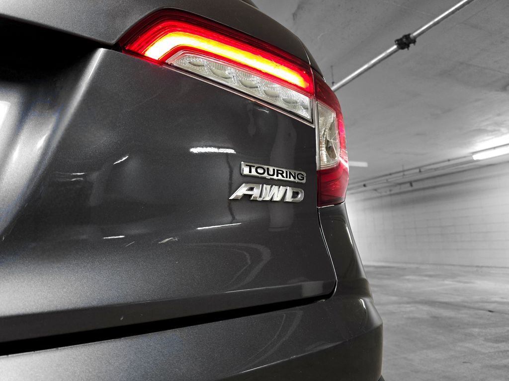 2020 Honda Pilot Touring photo 9