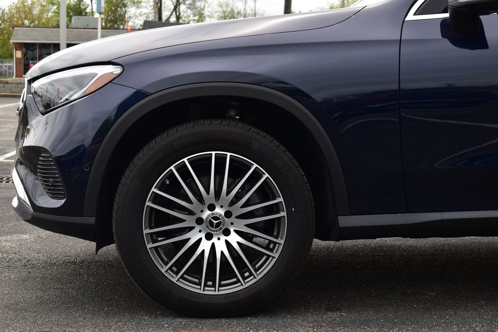 2023 Mercedes-Benz GLC 300 9