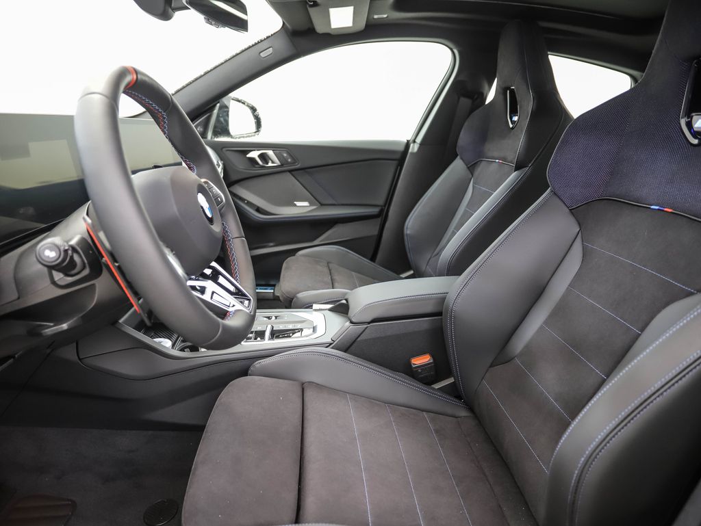 Thumbnail: 2025 BMW 2 Series - 11