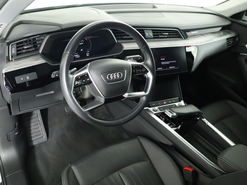 2021 Audi e-tron Premium 9