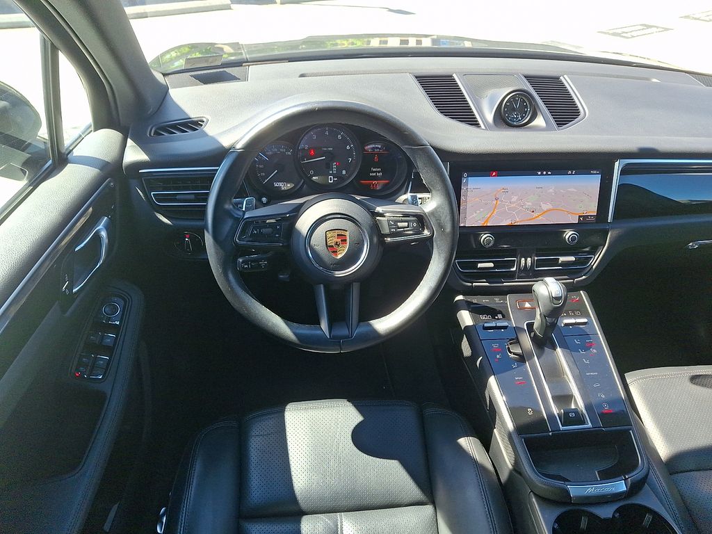 Thumbnail: 2023 Porsche Macan - 15