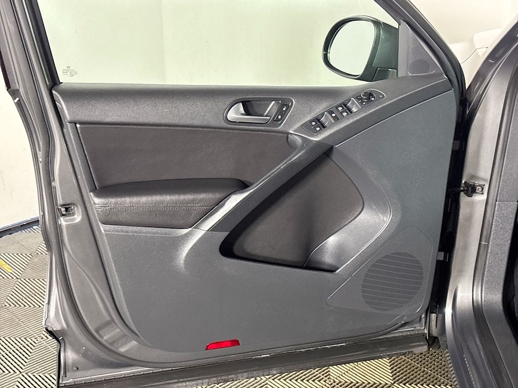 2015 Volkswagen Tiguan SE