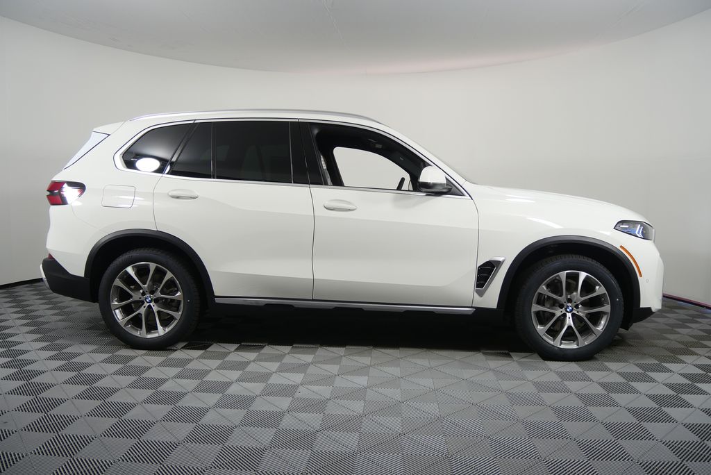 Thumbnail: 2026 BMW X5 - 2