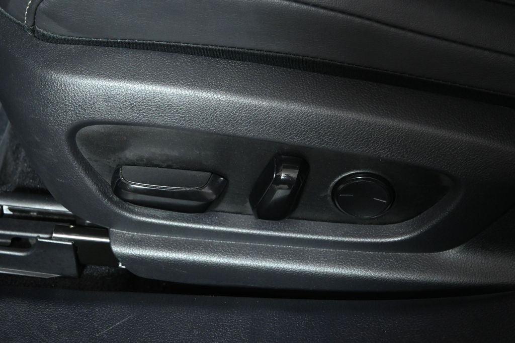 Thumbnail: 2020 Lexus ES - 27