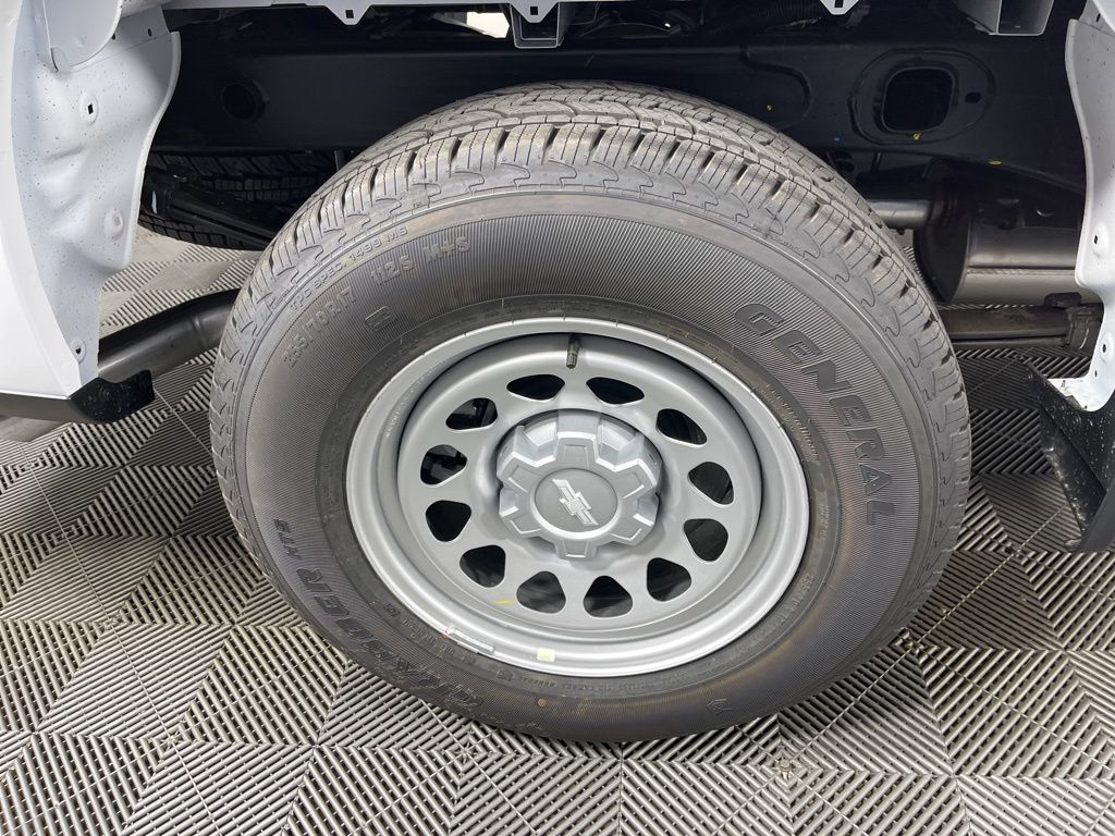 Thumbnail: 2026 Chevrolet Silverado 1500 - 15