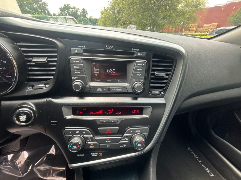 Used 2013 White Kia LX image 14