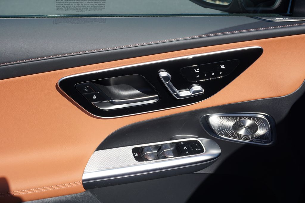 2025 Mercedes-Benz GLC 300 20