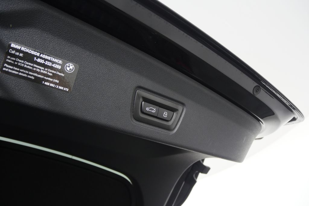 Thumbnail: 2025 BMW i4 - 19