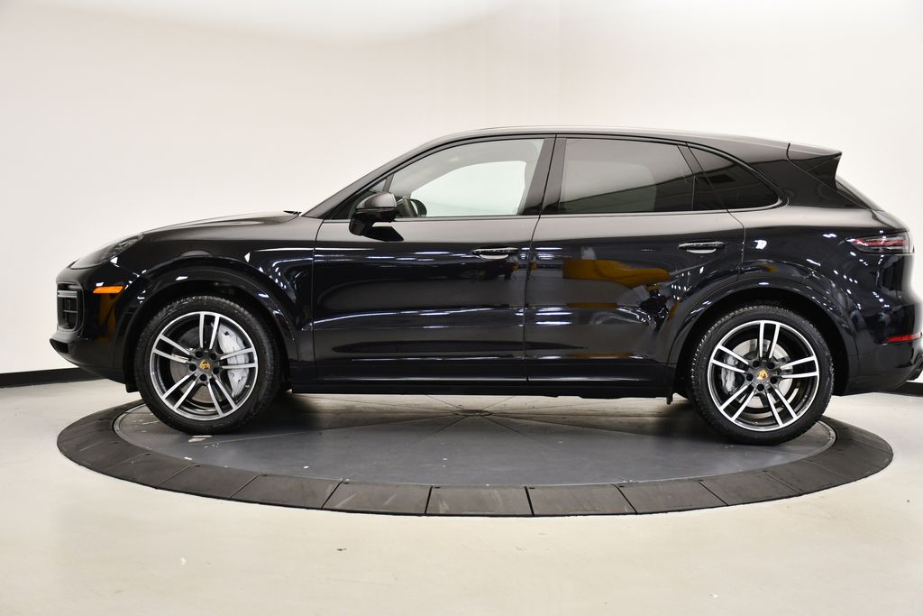 Thumbnail: 2020 Porsche Cayenne - 2