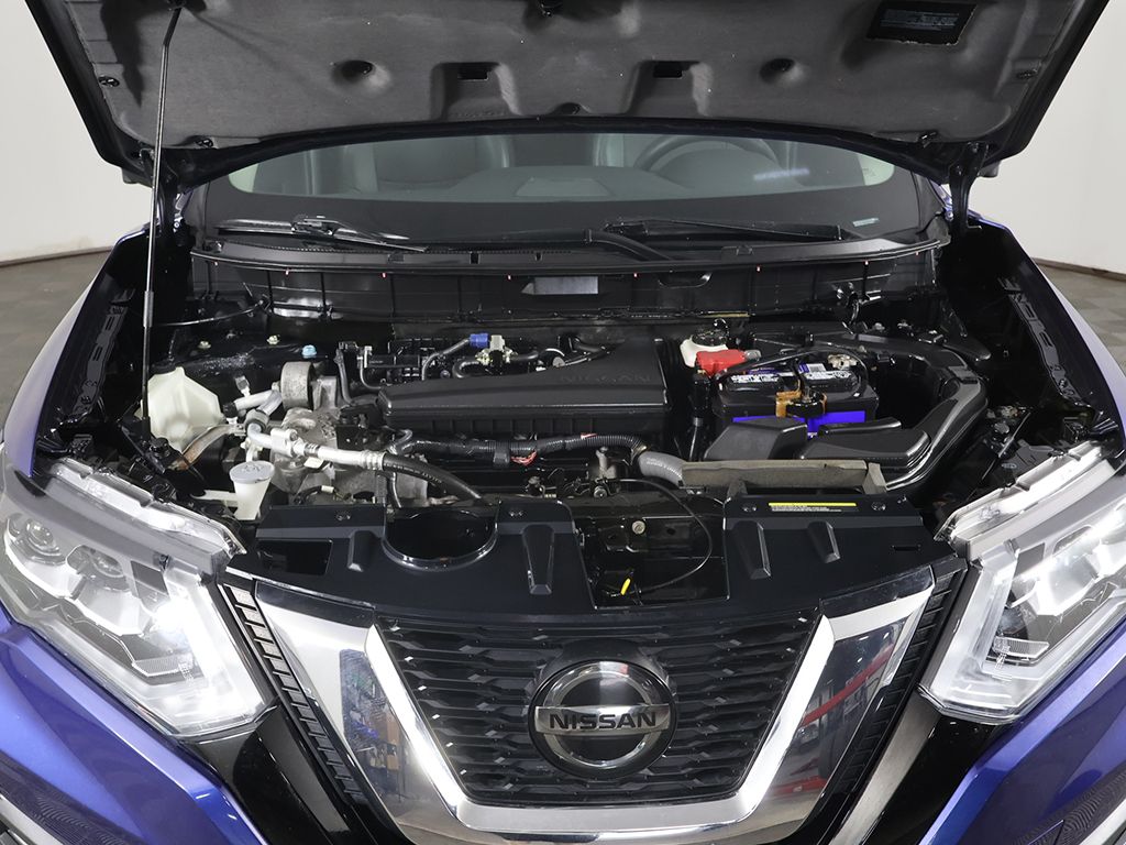 Used 2018 Blue Nissan SL image 18