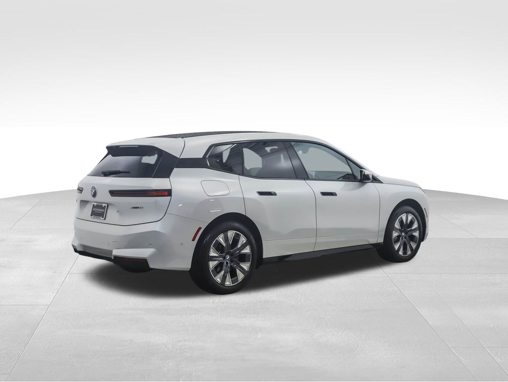 Thumbnail: 2026 BMW iX - 5