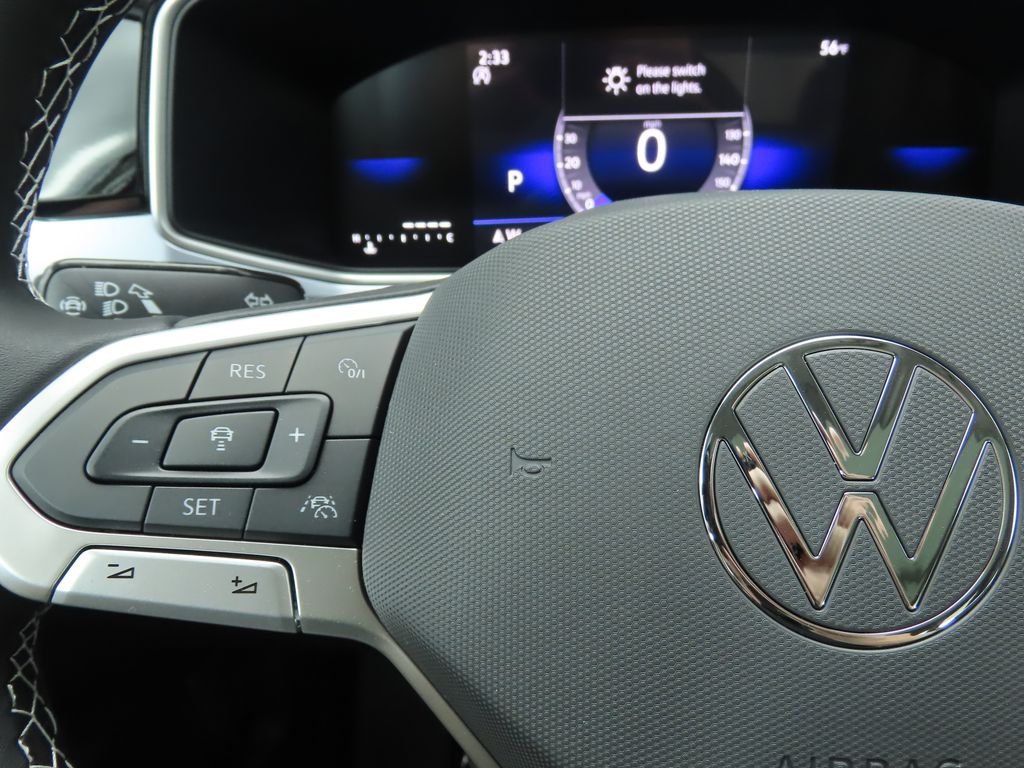 2025 Volkswagen Taos SE 12