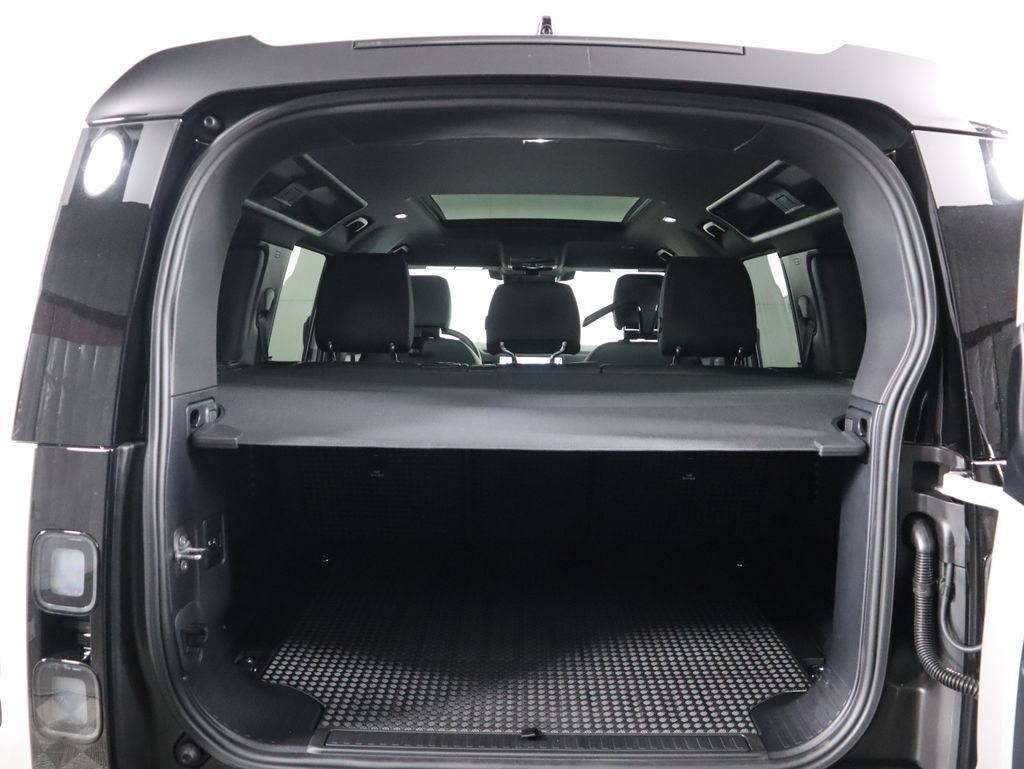 Thumbnail: 2026 Land Rover Defender - 30