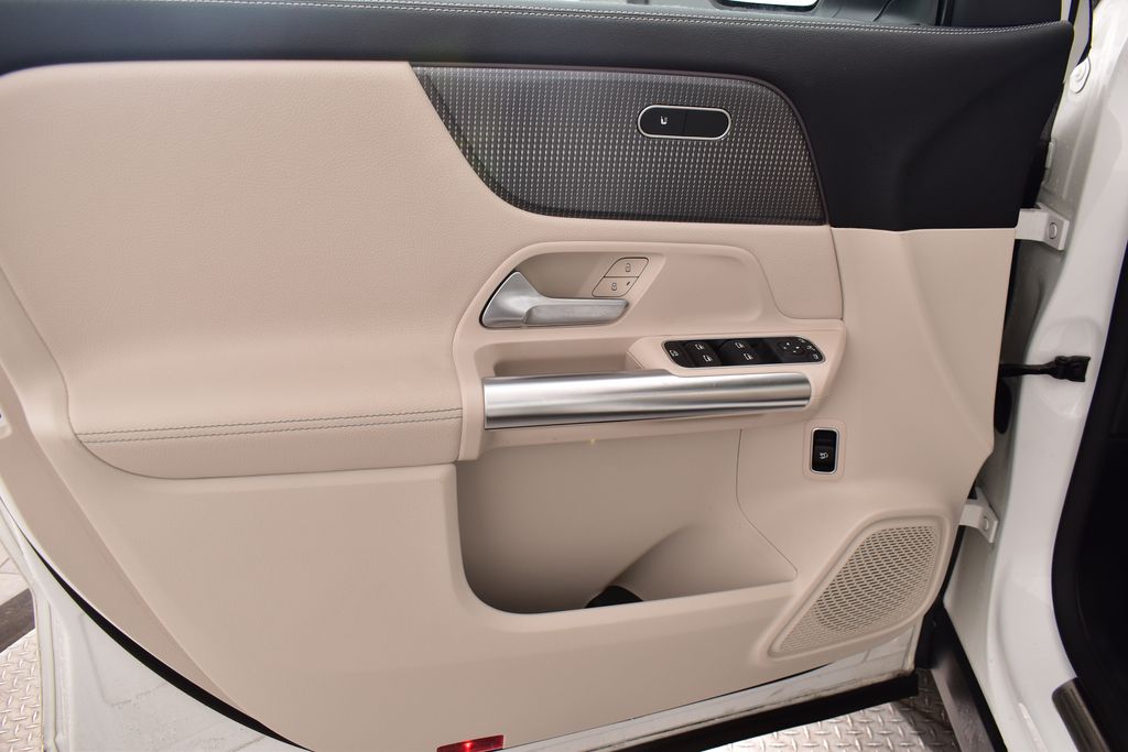 2022 Mercedes-Benz GLA 250 4MATIC 11