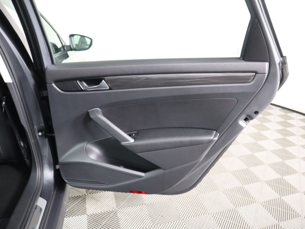 Thumbnail: 2020 Volkswagen Passat - 27