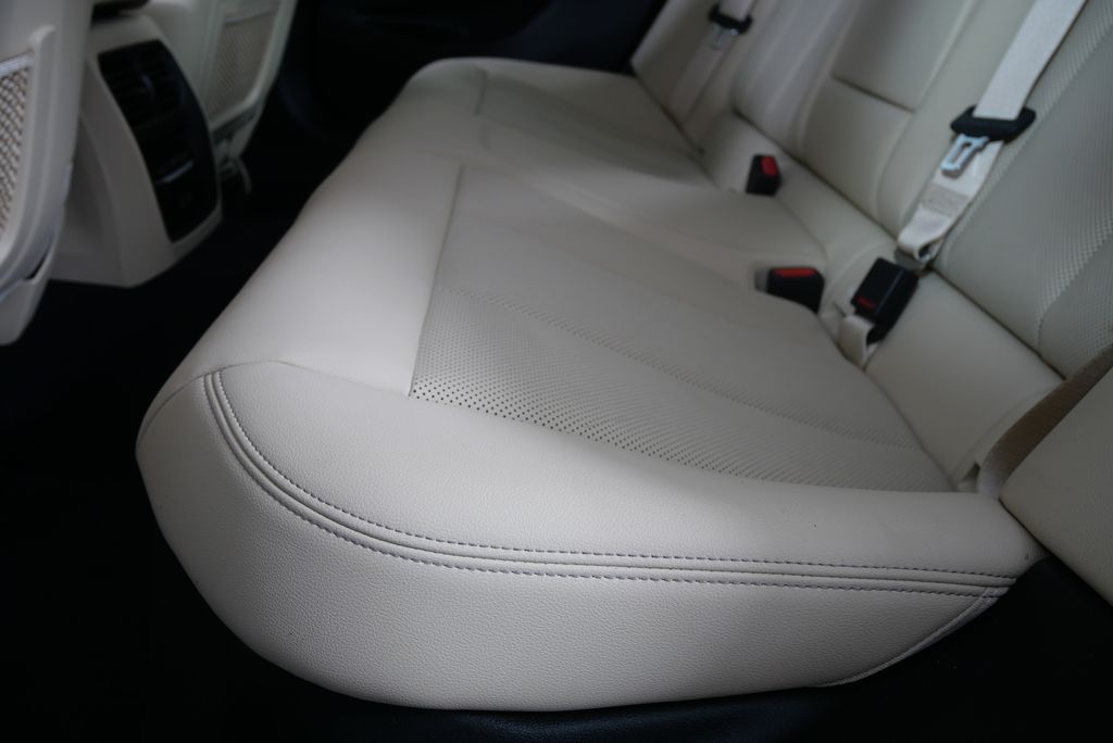 2022 BMW 3 Series 330i xDrive 14
