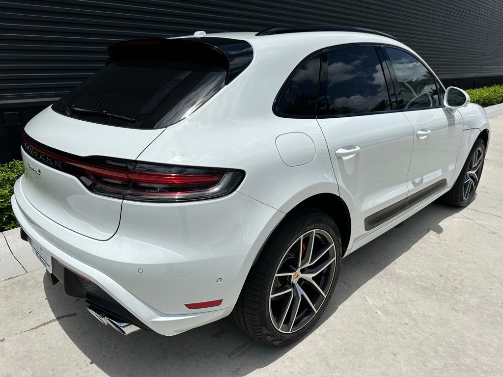 2025 Porsche Macan S 9