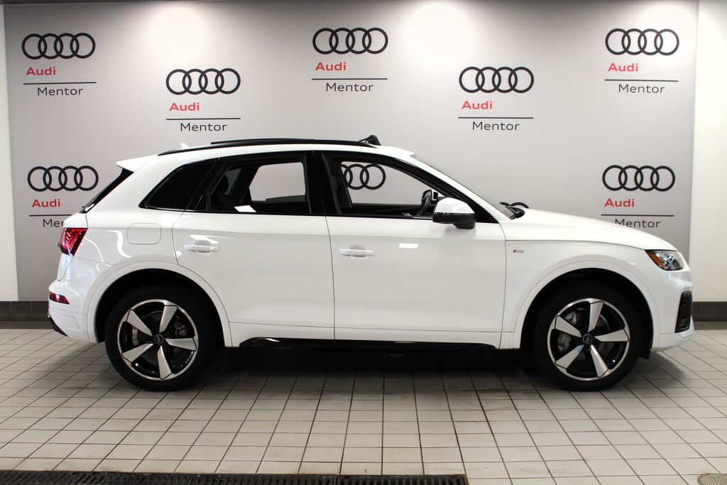 Thumbnail: 2023 Audi Q5 - 7