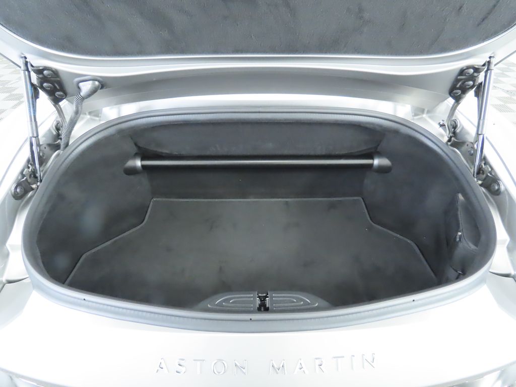 Thumbnail: 2026 Aston Martin Vantage - 32