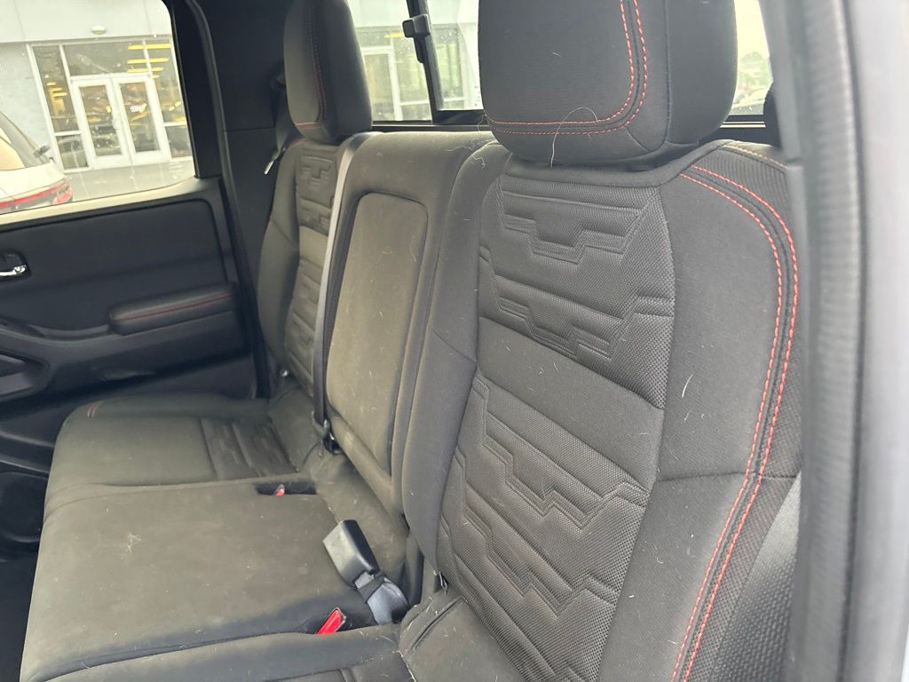 2023 Nissan Frontier — photo 9