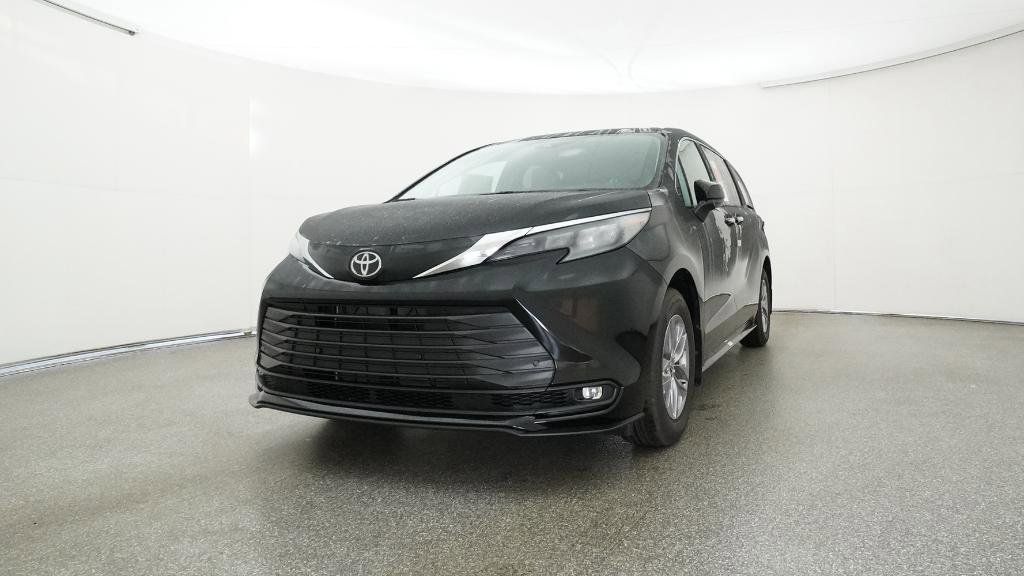 Thumbnail: 2026 Toyota Sienna - 4