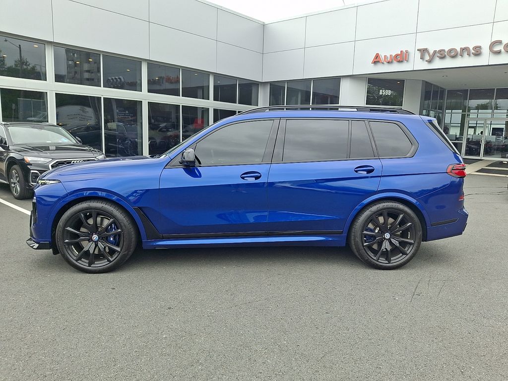 Thumbnail: 2023 BMW X7 - 7
