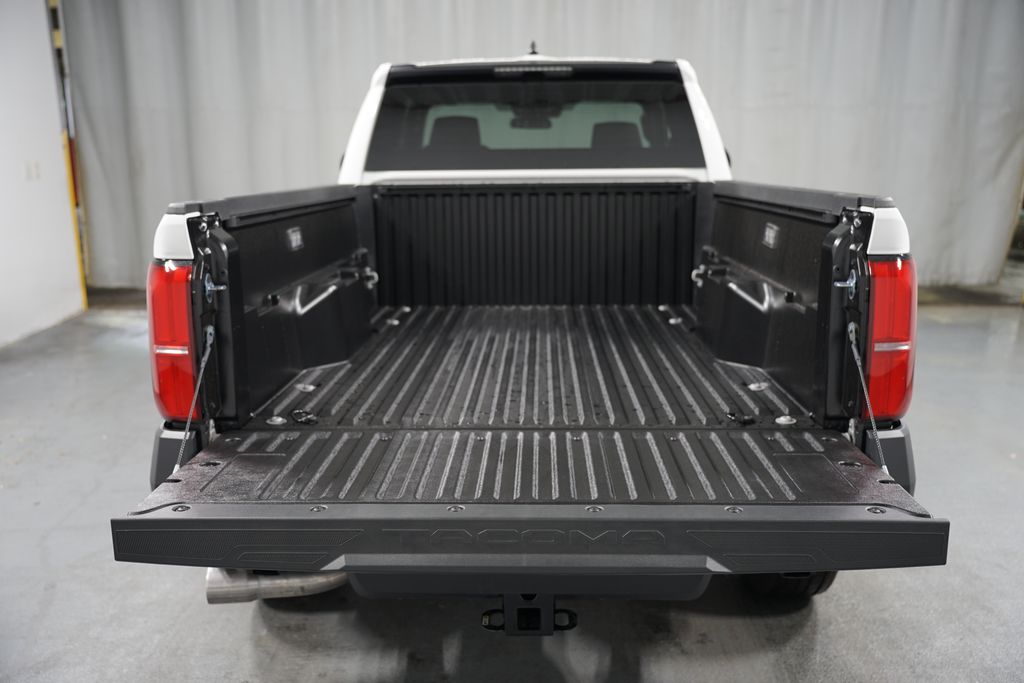 2025 Toyota Tacoma SR 32