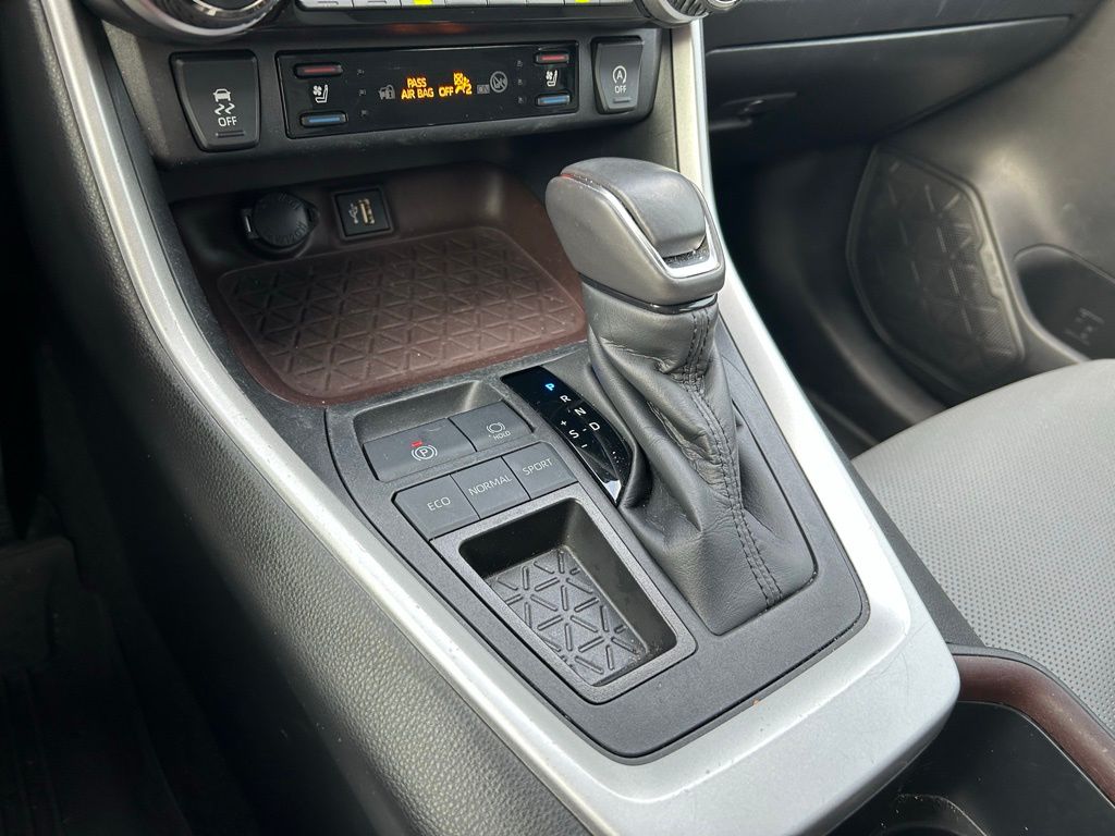 2024 Toyota RAV4 Limited 28